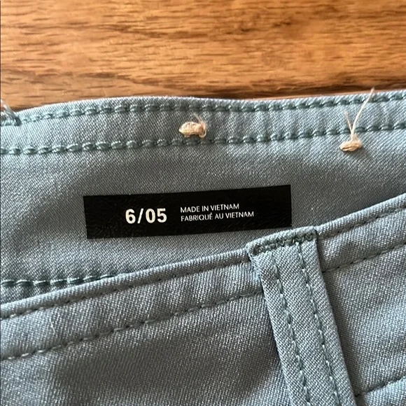 Prana Halle Shorts - Size 6 - Like New! - Picture 4 of 5